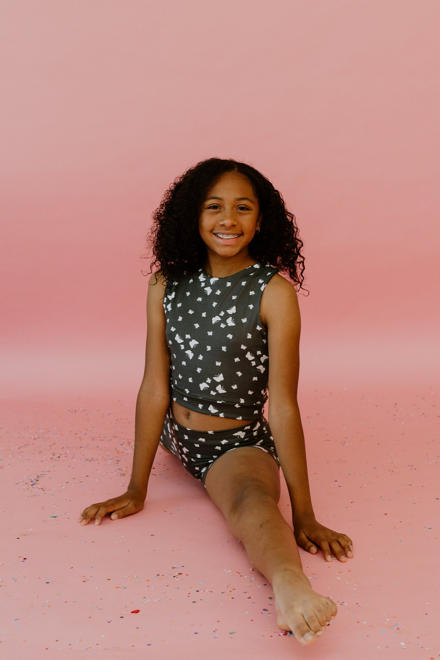 Gray Butterflies Dance Set